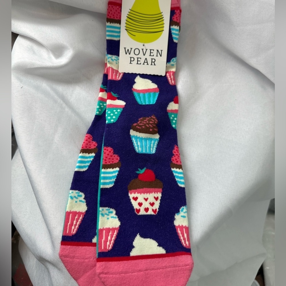 Woven Pear Crew Socks Unisex Size M/L Cupcakes And Sprinkles